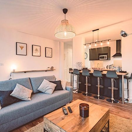 Charme De L'Ancien Pour Cet Appartement Entierement Renove Dans L'Hypercentre De Reims Ngoại thất bức ảnh