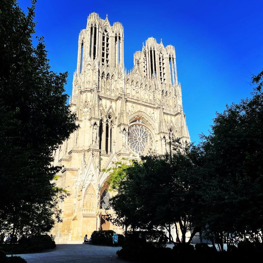 Charme De L'Ancien Pour Cet Appartement Entierement Renove Dans L'Hypercentre De Reims Ngoại thất bức ảnh