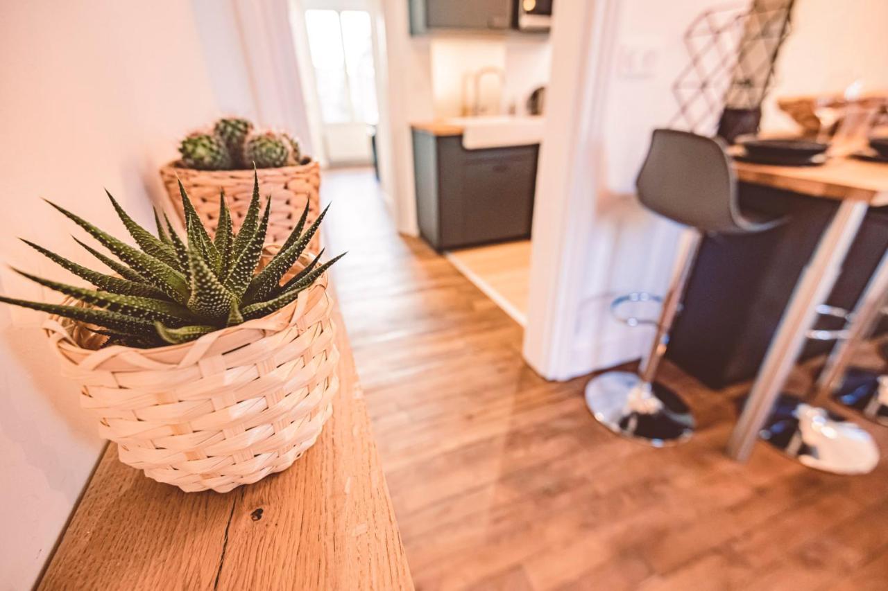 Charme De L'Ancien Pour Cet Appartement Entierement Renove Dans L'Hypercentre De Reims Ngoại thất bức ảnh